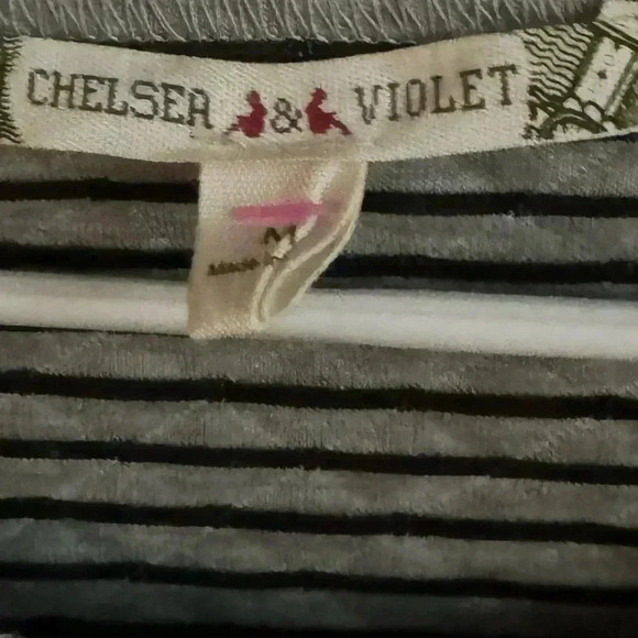 CHELSEA & VIOLET raw edge top size medium - Picture 3 of 4